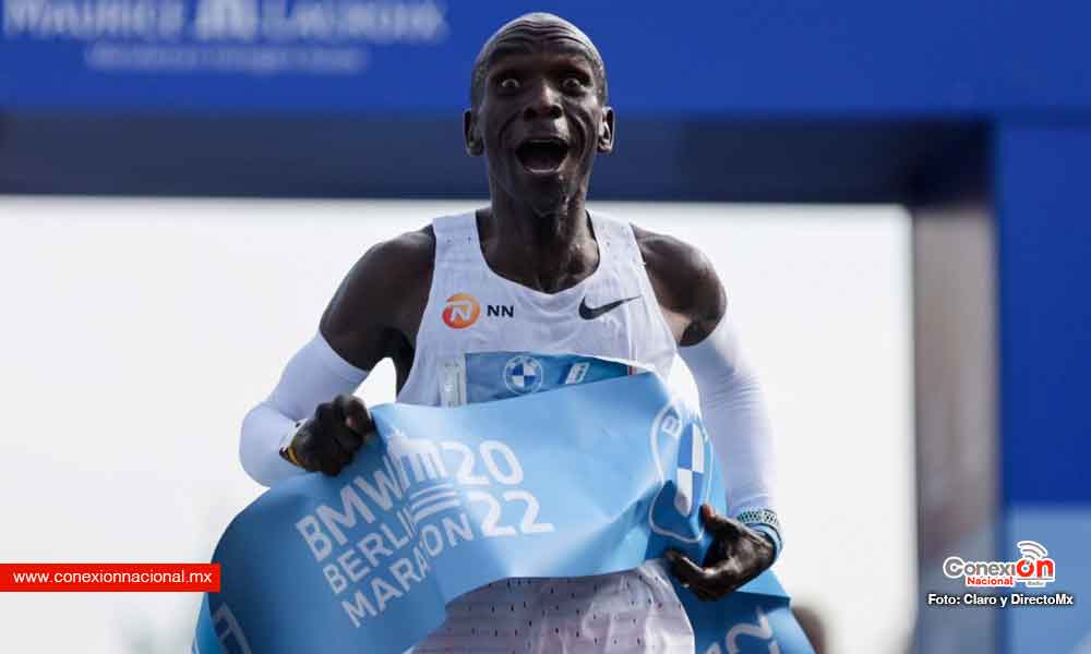 Kipchoge mejoró su récord del mundo en el maratón de Berlín