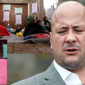 Después de 3 días, Enrique Alfaro platicó con mujeres en huelga de hambr
