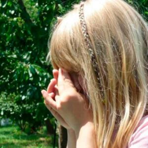 Hombre habría abusado sexualmente de dos niñas dentro de un coche