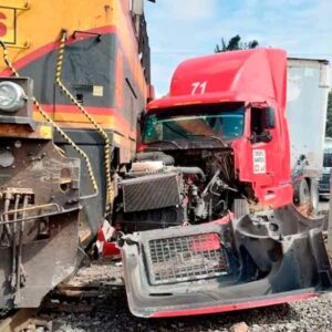 Tren arrolla trailer