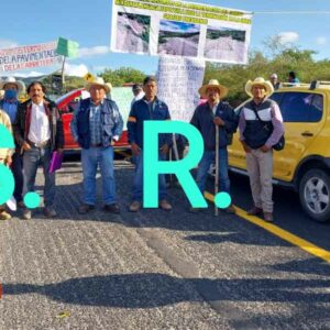 Por falta de atención gubernamental realizaron bloqueo total en carretera Huajuapan- Tehuacán