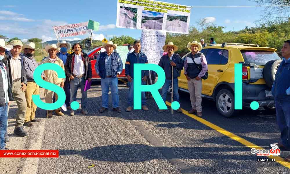 Por falta de atención gubernamental realizaron bloqueo total en carretera Huajuapan- Tehuacán