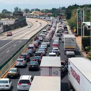 Caos la autopista México Acapulco