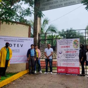 Se suman maestros del SDTEV a reclamos a Cuitláhuac García por falta de pago salarial