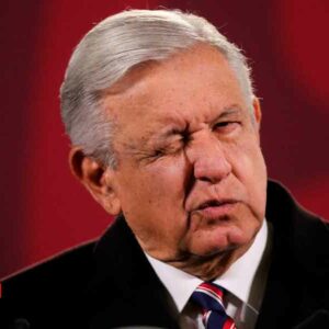 AMLO seguirá con cambios para concentrar el poder, causando un deterioro democrático: analistas de EU