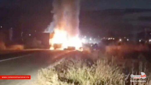 Fiscalía de Jalisco confirma la quema de vehículos y bloqueos en carreteras cerca del límite con Zacatecas