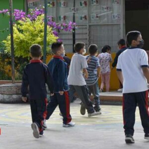 Más de 1 millón de alumnos saldrán de vacaciones este viernes