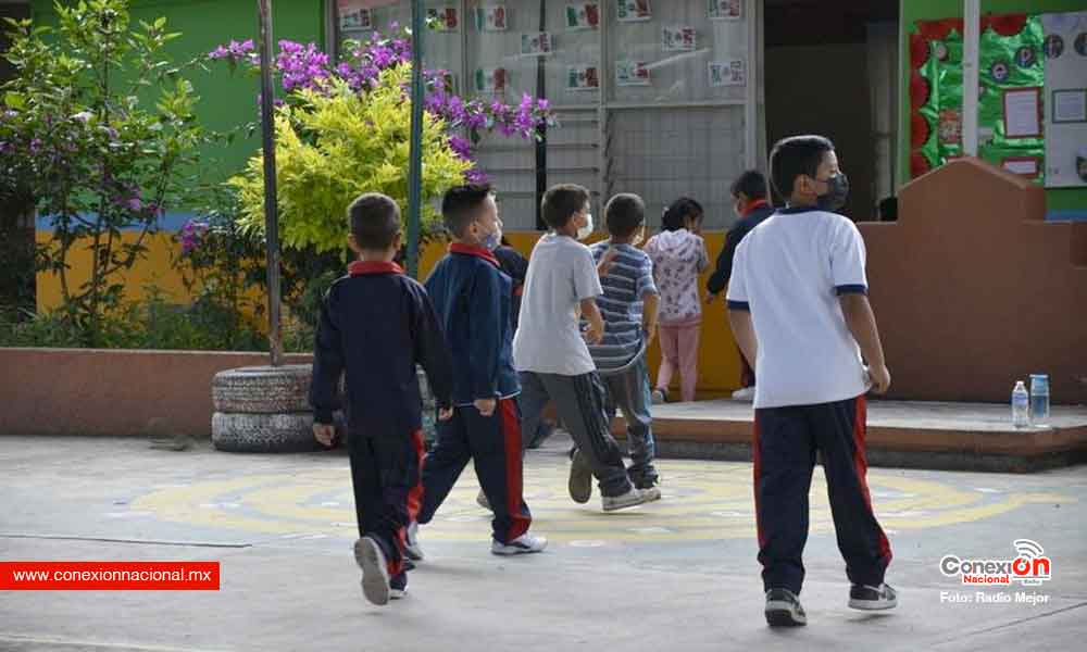 Más de 1 millón de alumnos saldrán de vacaciones este viernes