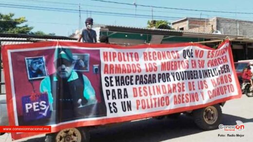 Realizan marcha contra Hipólito Mora en La Ruana
