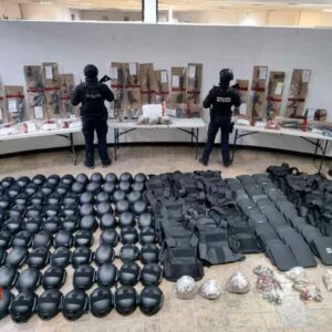 Aseguran autoridades de los 3 niveles de gobierno arsenal en Ciudad Juárez