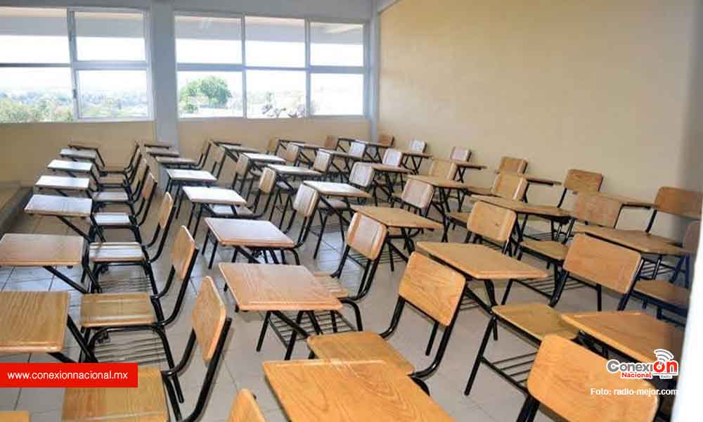 Estudiantes de secundaria y prepa dejaron estudios