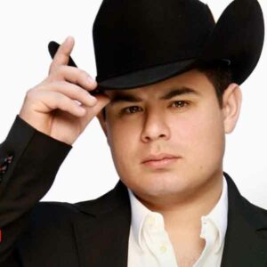 Asaltan y levantan en Zacatecas al cantante de corridos Alfredo Olivas