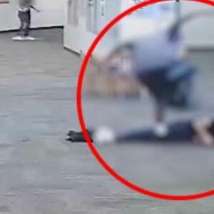 Alumno golpea brutalmente a su maestra