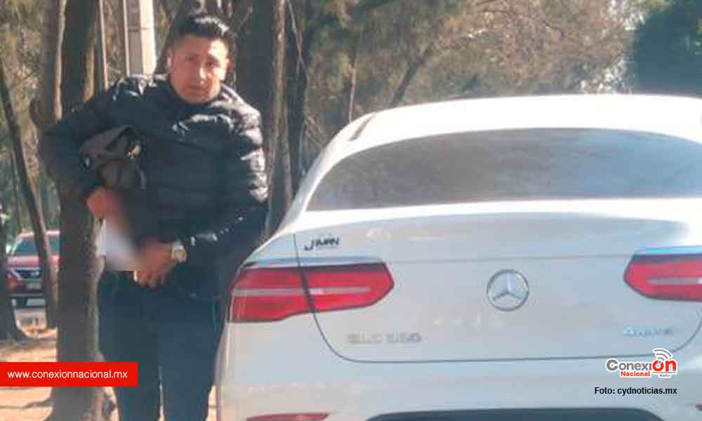 "in fraganti" a ladrón que atracó a un automovilista detenido en el tráfico