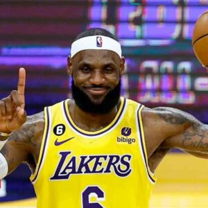 LeBron James hace historia y se convierte en el máximo anotador en la historia de la NBA