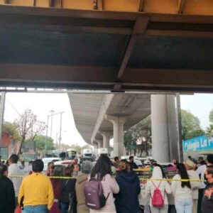 Con bloqueo, inició el puente del 5 de febrero