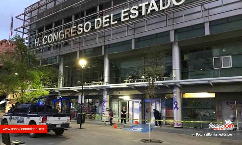 Daños en Congreso del Estado 8M