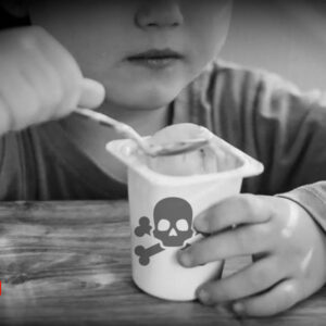 Dos niños indígenas de Chiapas fallecieron por consumir un yogurt caducado