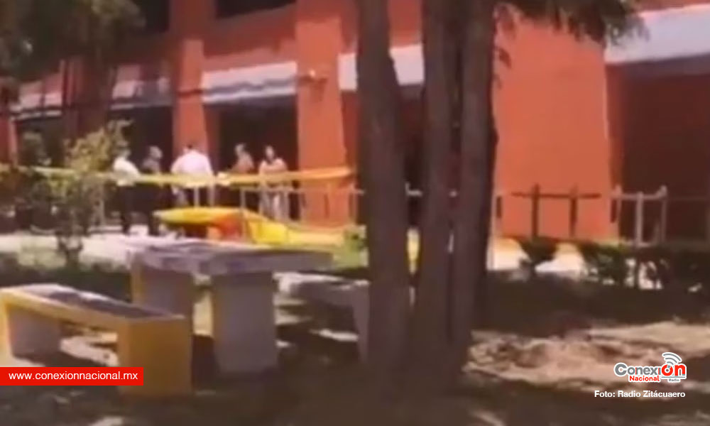Alumna de secundaria muere dentro de su escuela en Edomex ¿la mataron o se aventó?