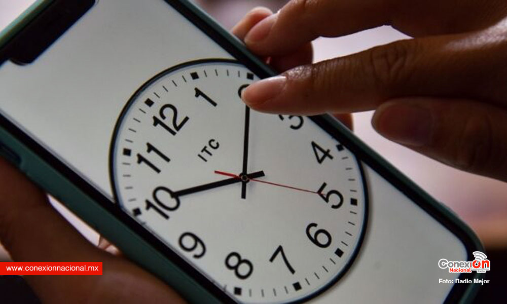 Dispositivos móviles adelantan una hora por «horario de verano»